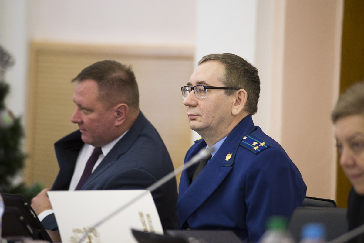Зампрокурора Псковской области обвинил администрацию Пскова в бездействии